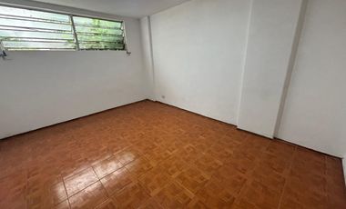 Departamento 1 ambiente excelente ubicación. Olivos