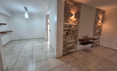 Hermosa Casa en Alquiler con 3 dormitorios y cochera en Banfield Este