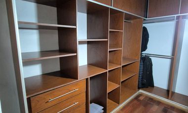 Hermosa Casa en Alquiler con 3 dormitorios y cochera en Banfield Este