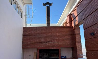 Departamento en Alquiler de 3 Ambientes en La Lucila con Balcón y Pileta