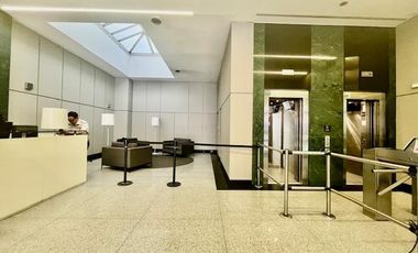 Oficina en Av. Cordoba y Cerrito - Excelente Edificio