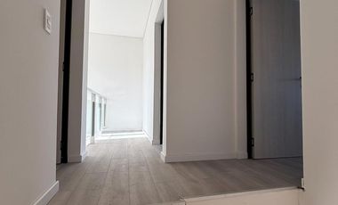 Casa 2 Dormitorios con jardín - Sarmiento 900 - Estancia Las Moras - Ricardone | Venta
