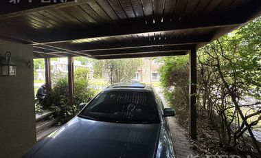 Venta casa 4 ambientes con piscina y cochera en Country Club El Carmen