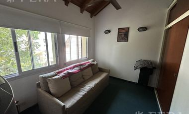 Venta casa 4 ambientes con piscina y cochera en Country Club El Carmen