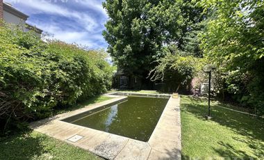 Venta casa 4 ambientes con piscina y cochera en Country Club El Carmen