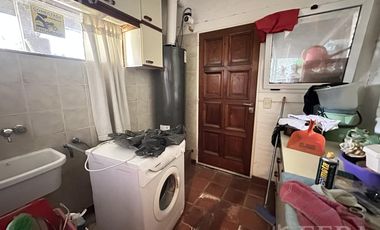 Venta casa 4 ambientes con piscina y cochera en Country Club El Carmen