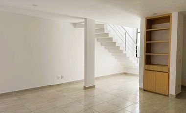 CASA EN RENTA EN LOMAS III