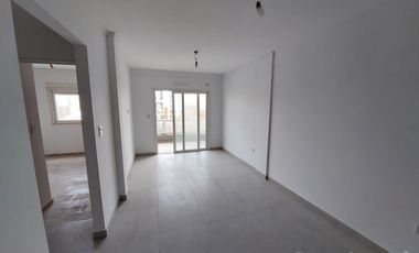 DEPARTAMENTO 2 AMBIENTES CON BALCON EN CASEROS