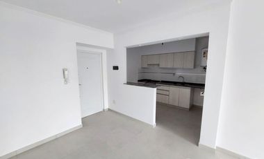 DEPARTAMENTO 2 AMBIENTES CON BALCON EN CASEROS