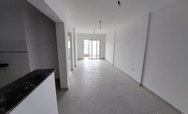 DEPARTAMENTO 2 AMBIENTES CON BALCON EN CASEROS