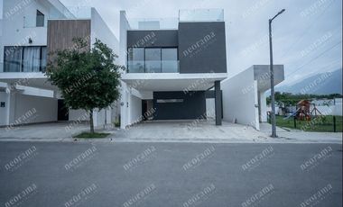 Casa en Renta Privada El Yerbaniz, Santiago Nuevo León