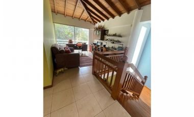 ESPECTACULAR CASA SIMILAR A UNA FINQUITA - SAN LUCAS