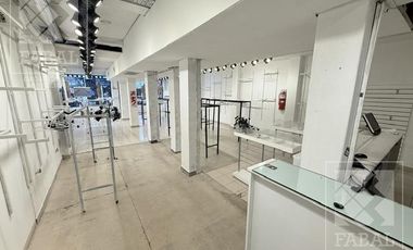 Local alquiler centro, 225 m2 con oficina, baño, depósito y patio