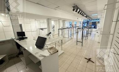 Local alquiler centro, 225 m2 con oficina, baño, depósito y patio
