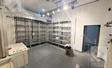 Local alquiler centro, 225 m2 con oficina, baño, depósito y patio