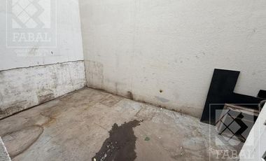 Local alquiler centro, 225 m2 con oficina, baño, depósito y patio