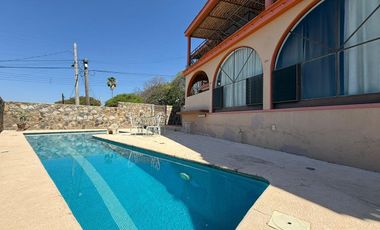 Casa en venta en Chapala | Vista al lago | Alberca y terrazas | Club de Golf