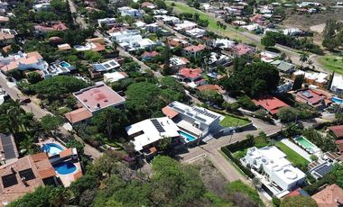 Casa en venta en Chapala | Vista al lago | Alberca y terrazas | Club de Golf