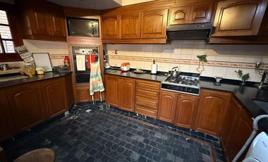 Rio de Janeiro 200, 2 Casas unidas, en lote propio, Almagro