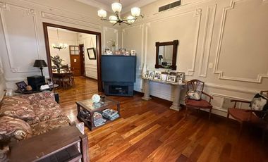 Rio de Janeiro 200, 2 Casas unidas, en lote propio, Almagro