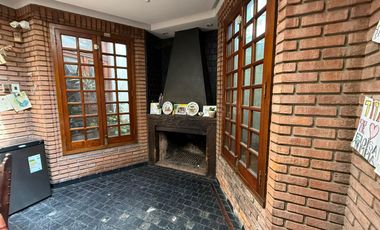 Rio de Janeiro 200, 2 Casas unidas, en lote propio, Almagro