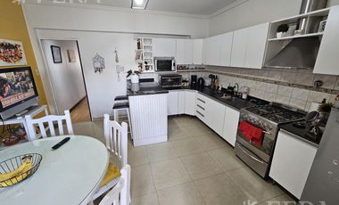 Venta PH 4 ambientes con patio en Wilde