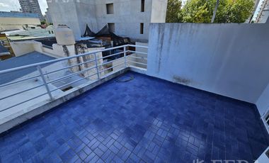 Venta PH 4 ambientes con patio en Wilde