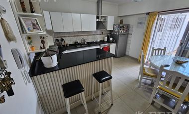 Venta PH 4 ambientes con patio en Wilde