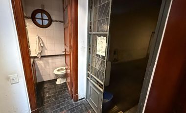 Rio de Janeiro 200, 2 Casas unidas, en lote propio, Caballito