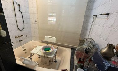 Rio de Janeiro 200, 2 Casas unidas, en lote propio, Caballito