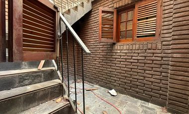 Rio de Janeiro 200, 2 Casas unidas, en lote propio, Caballito