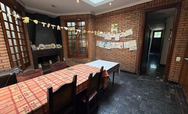 Rio de Janeiro 200, 2 Casas unidas, en lote propio, Caballito