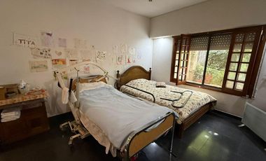 Rio de Janeiro 200, 2 Casas unidas, en lote propio, Caballito