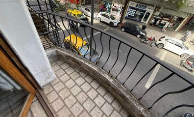 Rio de Janeiro 200, 2 Casas unidas, en lote propio, Caballito