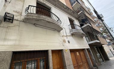 Rio de Janeiro 200, 2 Casas unidas, en lote propio, Caballito