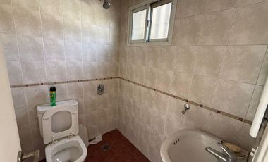 Rio de Janeiro 200, 2 Casas unidas, en lote propio, Caballito