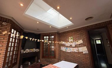 Rio de Janeiro 200, 2 Casas unidas, en lote propio, Caballito