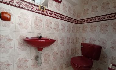 SE ALQUILA CASA EN VILLA DEL PRADO EN PASAJE