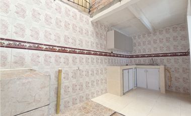SE ALQUILA CASA EN VILLA DEL PRADO EN PASAJE