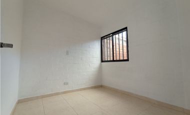 SE ALQUILA CASA EN VILLA DEL PRADO EN PASAJE
