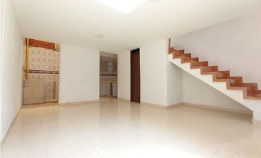 SE ALQUILA CASA EN VILLA DEL PRADO EN PASAJE