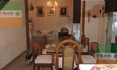 Casa en venta de cinco ambientes apto crédito en lote central