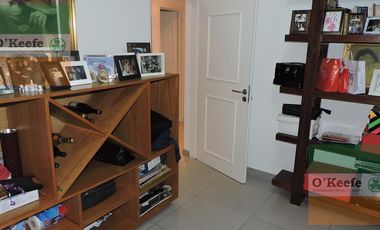 Casa en venta de cinco ambientes apto crédito en lote central