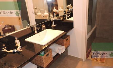 Casa en venta de cinco ambientes apto crédito en lote central