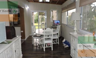 Casa en venta de cinco ambientes apto crédito en lote central