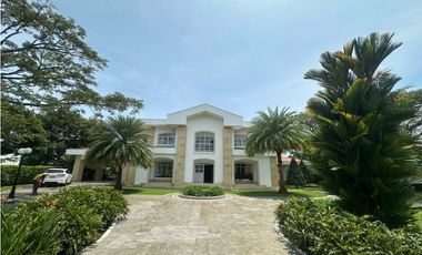 MANSIÓN EN VENTA EN LAS MERCEDES ALFAGUARA JAMUNDI