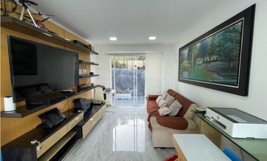SE VENDE LUJOSA CASA CAMPESTRE EN DAPA