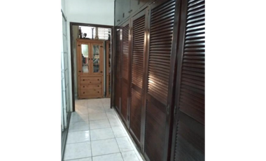 CASA /  BETANIA / 3 HABITACIONES / 244 m2 / BALCON