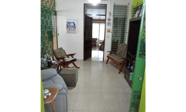 SE VENDE AMPLIA CASA BETANIA 244 m2 BALCON