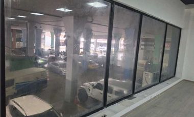 LOCAL COMERCIAL   EN  PLAZA    AGORA   CHANIS  174M2